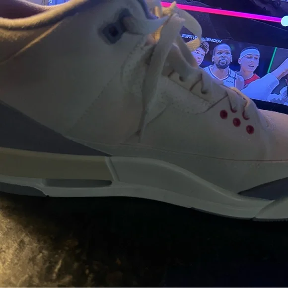 Jordan Sneakers - White and Red - Picture 9 of 10